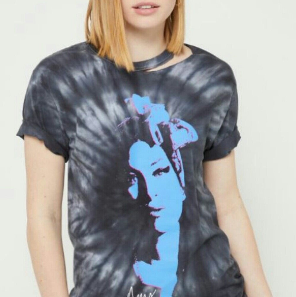 ⚡3 for $30⚡Amy Winehouse tie die tee